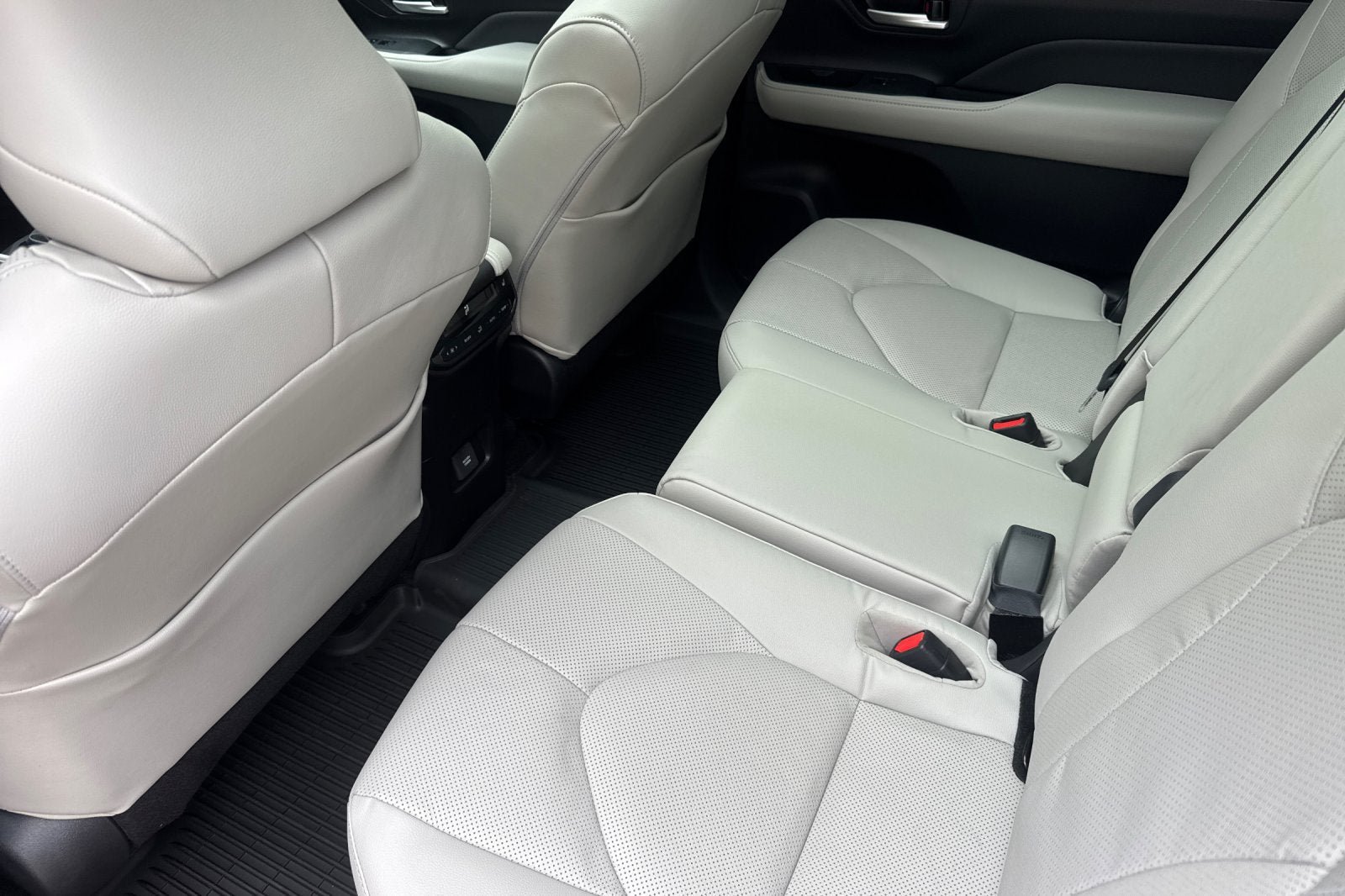 New 2026 Toyota Grand Highlander AWD Hybrid image 10