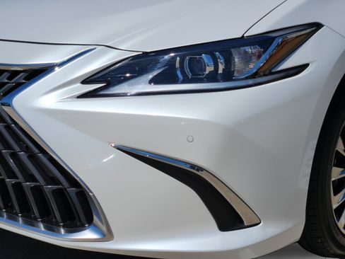 Used 2024 Lexus ES 350 w/ Technology Package FWD image 34