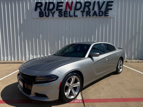 Used 2018 Dodge Charger R/T RWD image 1