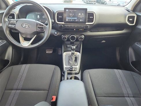 Certified 2024 Hyundai Venue SEL image 8