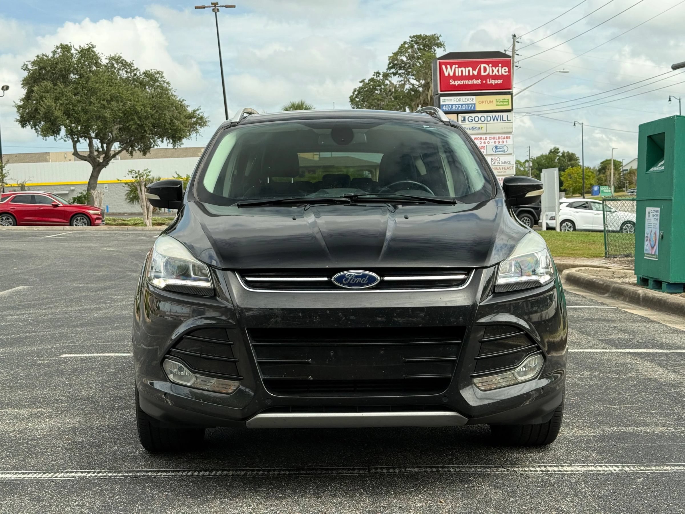 Used 2014 Ford Escape Titanium w/ Equipment Group 401A FWD image 2