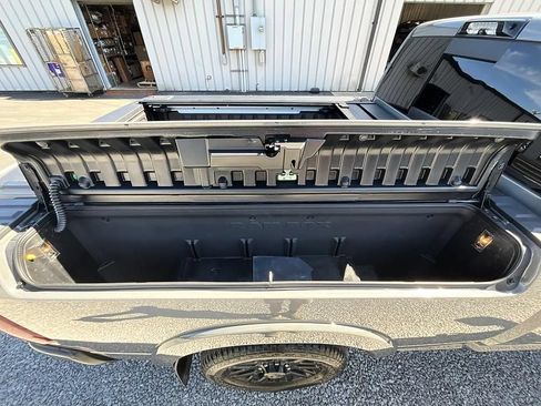 Used 2026 RAM 2500 Limited AWD/4WD image 8
