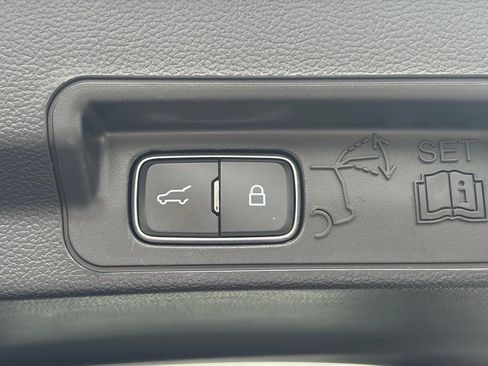 Used 2023 Ford Explorer XLT w/ Equipment Group 202A AWD/4WD image 11