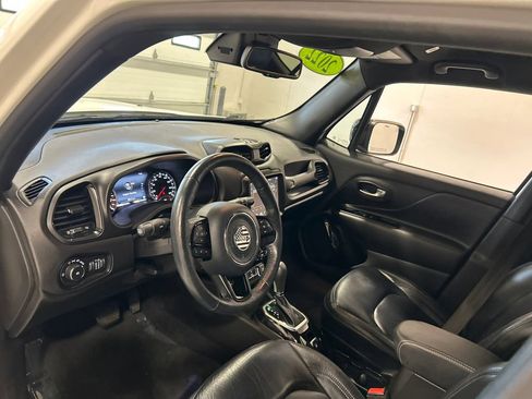 Used 2022 Jeep Renegade Altitude w/ Convenience Group AWD/4WD image 16