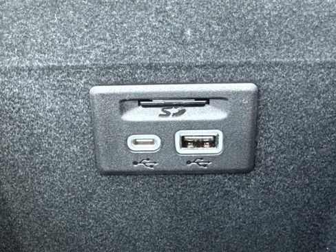 Used 2023 Cadillac XT6 Premium Luxury w/ Technology Package image 23