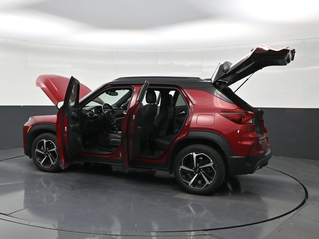 Used 2021 Chevrolet TrailBlazer RS w/ Technology Package FWD image 31