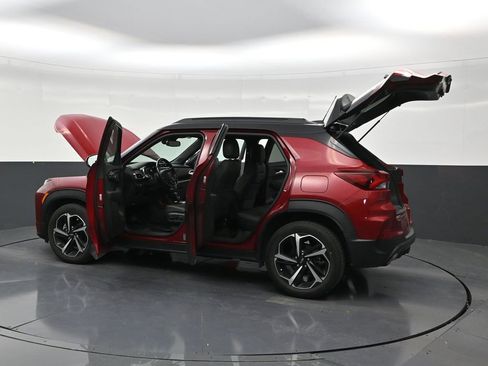 Used 2021 Chevrolet TrailBlazer RS w/ Technology Package FWD image 31