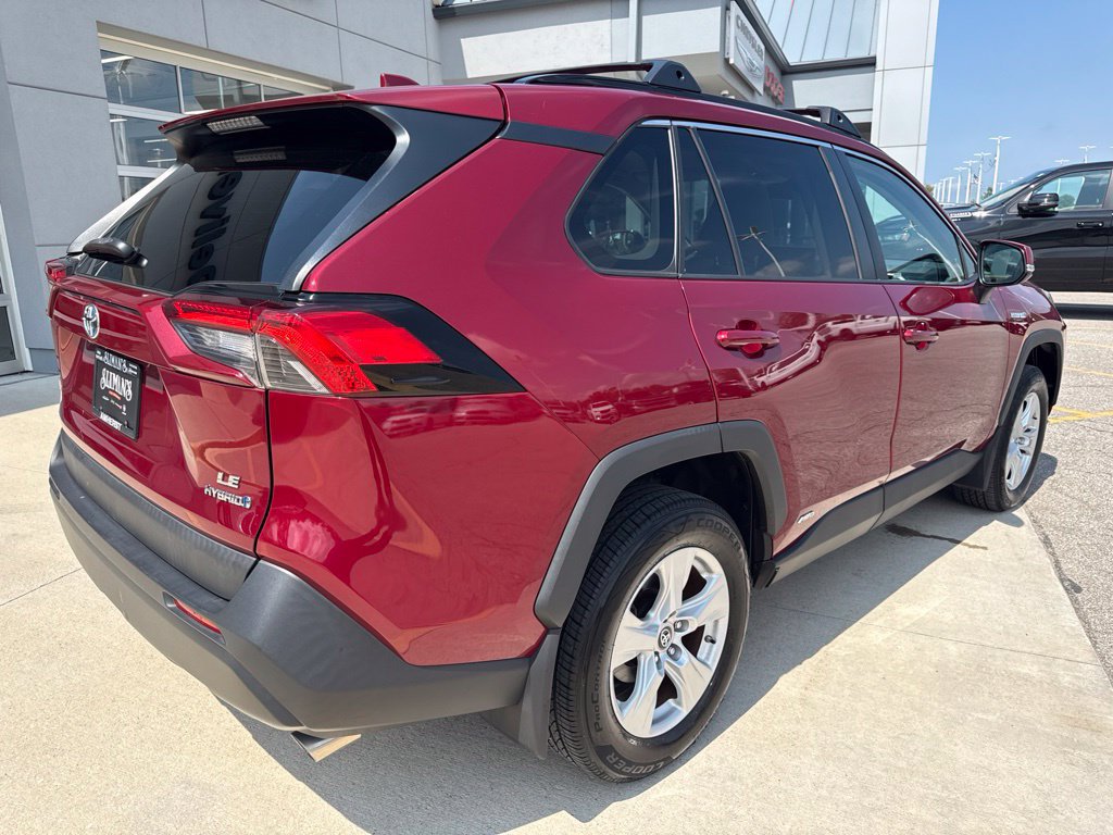 Used 2019 Toyota RAV4 LE w/ Carpet Mat Package AWD/4WD image 5