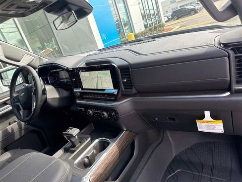 New 2025 Chevrolet Silverado 1500 LT w/ Convenience Package II image 12