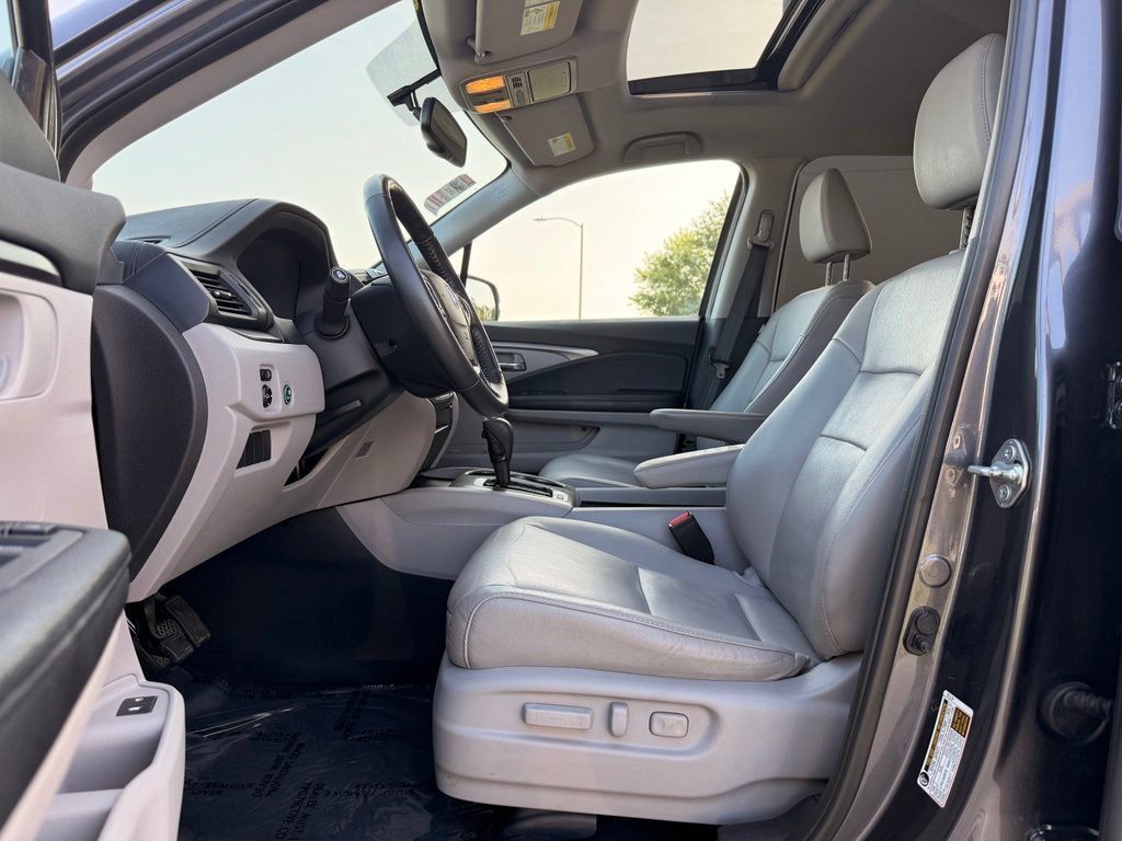 Used 2017 Honda Pilot EX-L image 2