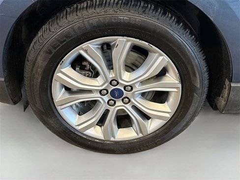 Used 2019 Ford Edge Titanium w/ Cold Weather Package image 23