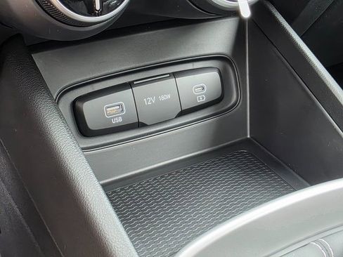 New 2025 Hyundai Venue SEL image 28