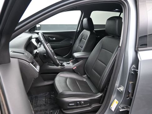 Used 2024 GMC Terrain SLT image 24
