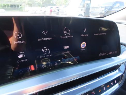 Certified 2024 Cadillac Lyriq Luxury AWD/4WD image 26