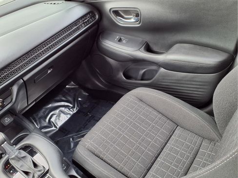 Certified 2025 Honda HR-V LX image 14