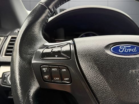 Used 2019 Ford Explorer XLT w/ Equipment Group 202A AWD/4WD image 28