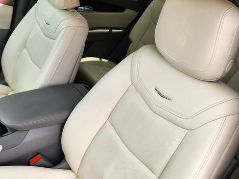 Used 2025 Cadillac XT6 Premium Luxury w/ LPO, Floor Liner Package FWD image 24