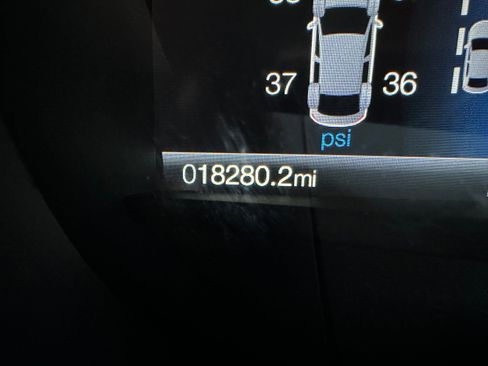 Used 2024 Ford Edge Titanium w/ Equipment Group 301A image 10