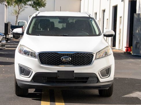 Used 2017 Kia Sorento LX image 1