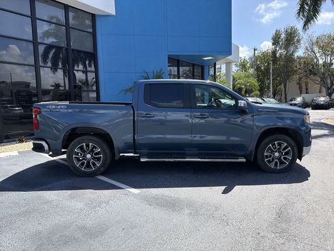 Used 2024 Chevrolet Silverado 1500 LT AWD/4WD image 9
