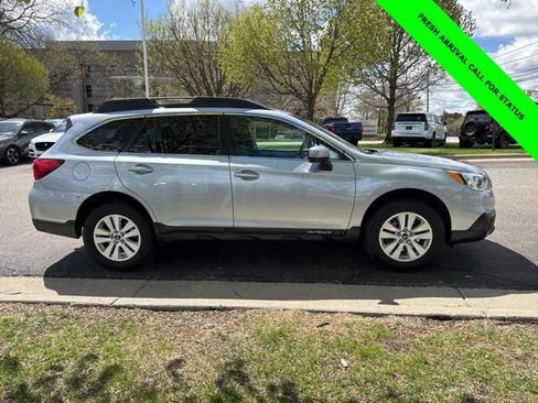 Used 2017 Subaru Outback 2.5i Premium AWD/4WD image 7