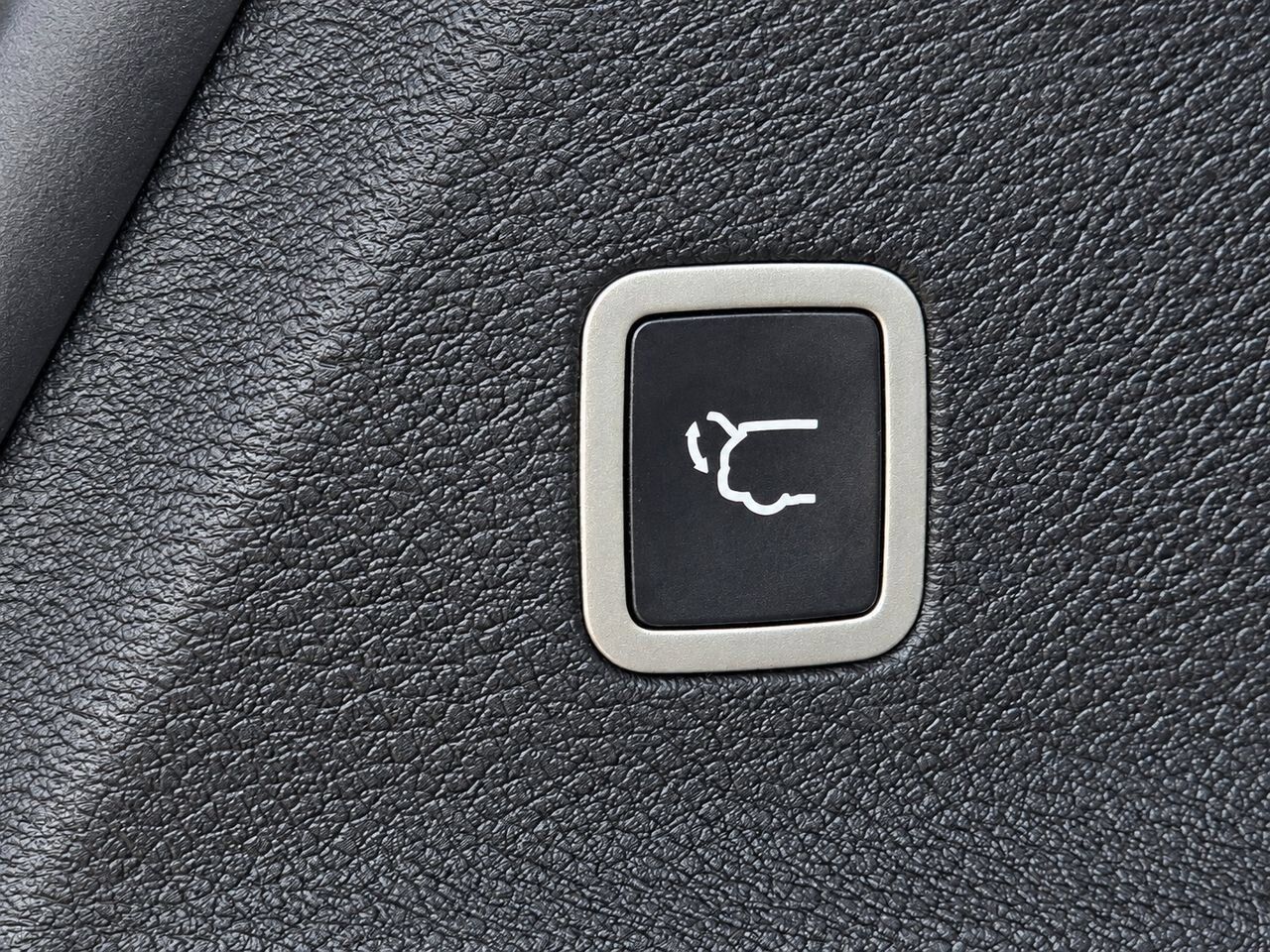 Used 2025 Chrysler Pacifica Limited FWD image 31