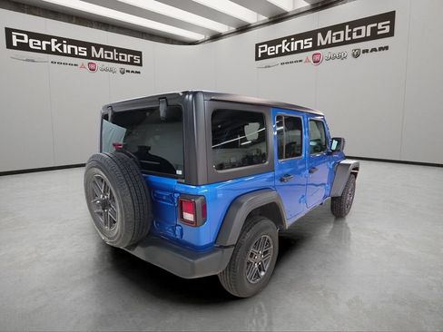 Used 2024 Jeep Wrangler Unlimited Sport AWD/4WD image 5
