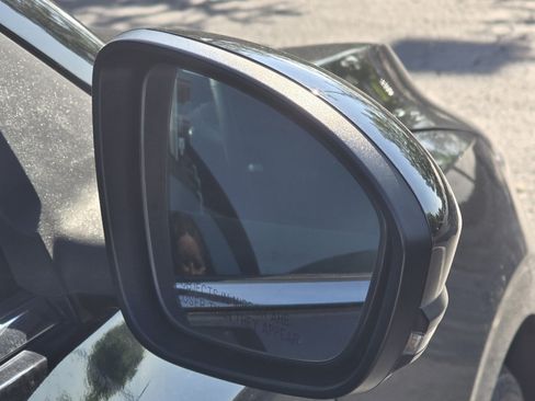 Used 2023 Nissan Sentra SR w/ Trunk Package FWD image 17