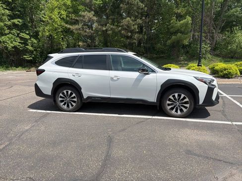 Used 2023 Subaru Outback Limited AWD/4WD image 16