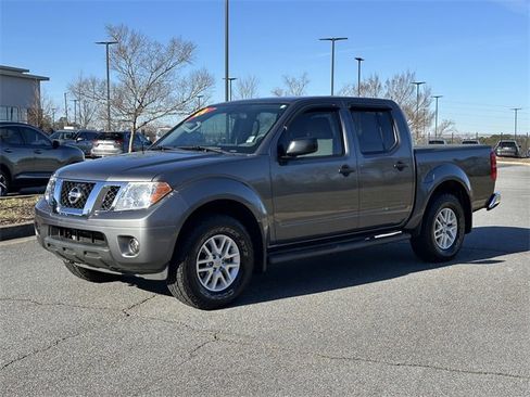 Used 2019 Nissan Frontier SV image 3