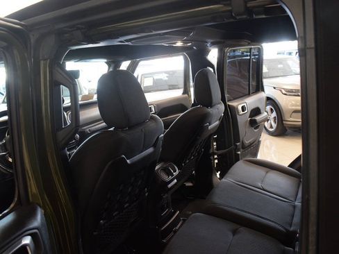 Used 2022 Jeep Wrangler Unlimited Rubicon 4xe w/ Cold Weather Group AWD/4WD image 36