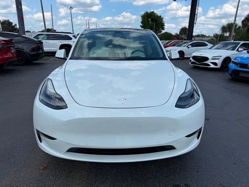 Used 2022 Tesla Model Y Long Range AWD/4WD image 2