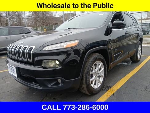 Used 2017 Jeep Cherokee Latitude w/ Comfort/Convenience Group image 6