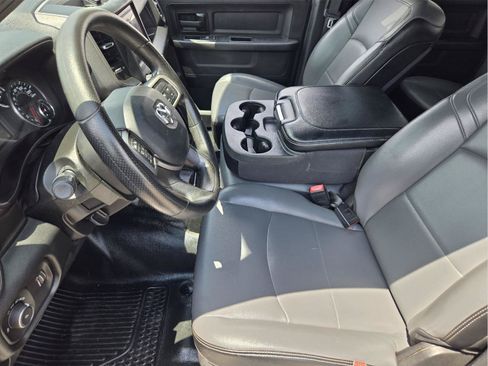 Used 2022 RAM 2500 Tradesman w/ Chrome Appearance Group RWD image 9