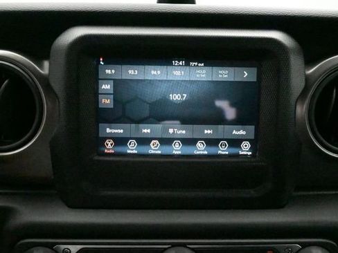Used 2023 Jeep Gladiator Sport AWD/4WD image 16