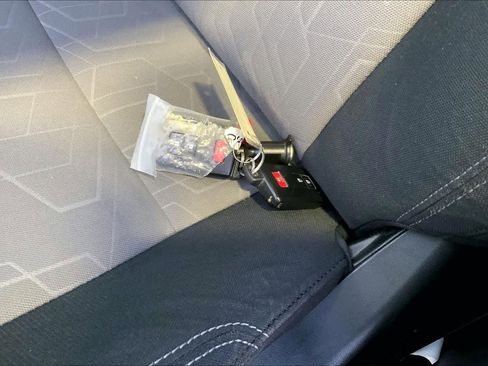 Used 2023 Toyota Tacoma TRD Sport w/ Technology Package image 14