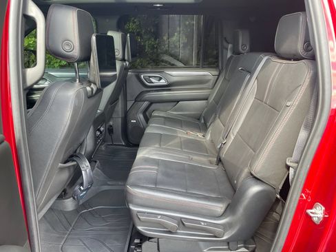 Used 2023 Chevrolet Suburban RST w/ Luxury Package AWD/4WD image 34
