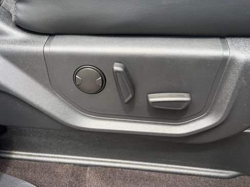 Used 2023 Ford Expedition Max XLT image 30