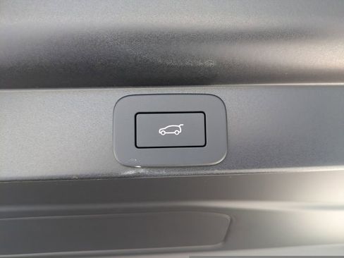 New 2026 Land Rover Range Rover Long Wheelbase SE AWD/4WD image 15