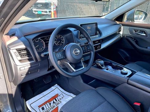 Used 2023 Nissan Rogue SV AWD/4WD image 8