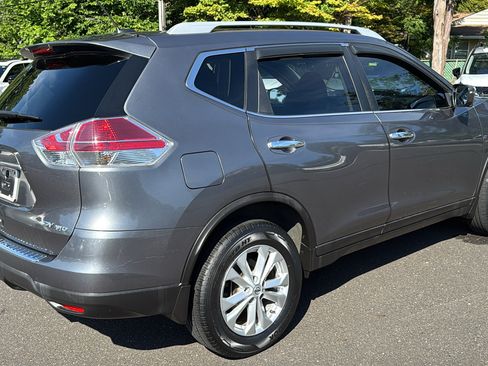 Used 2016 Nissan Rogue SV w/ SV Premium Package AWD/4WD image 27