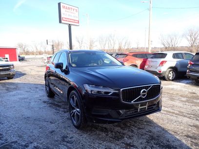 Used 2019 Volvo XC60 T5 Momentum w/ Multimedia Package