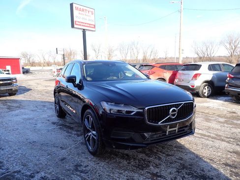 Used 2019 Volvo XC60 T5 Momentum w/ Multimedia Package image 1