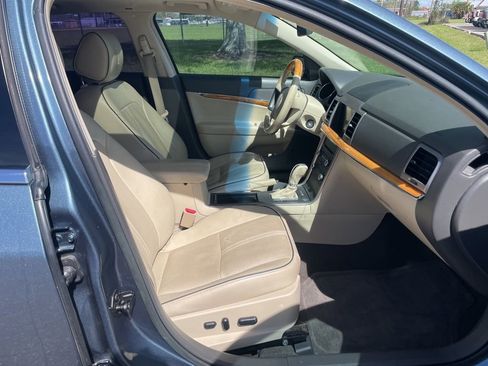 Used 2012 Lincoln MKZ image 17