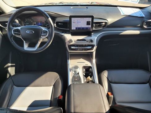 Certified 2022 Ford Explorer XLT w/ Equipment Group 202A image 14