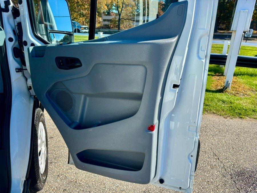 Used 2018 Ford Transit 250 130 Low Roof RWD image 11