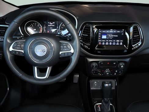 Used 2021 Jeep Compass Latitude FWD image 19