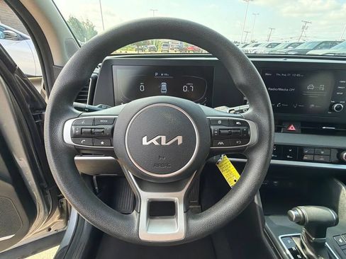 Used 2023 Kia Sportage LX AWD/4WD image 13