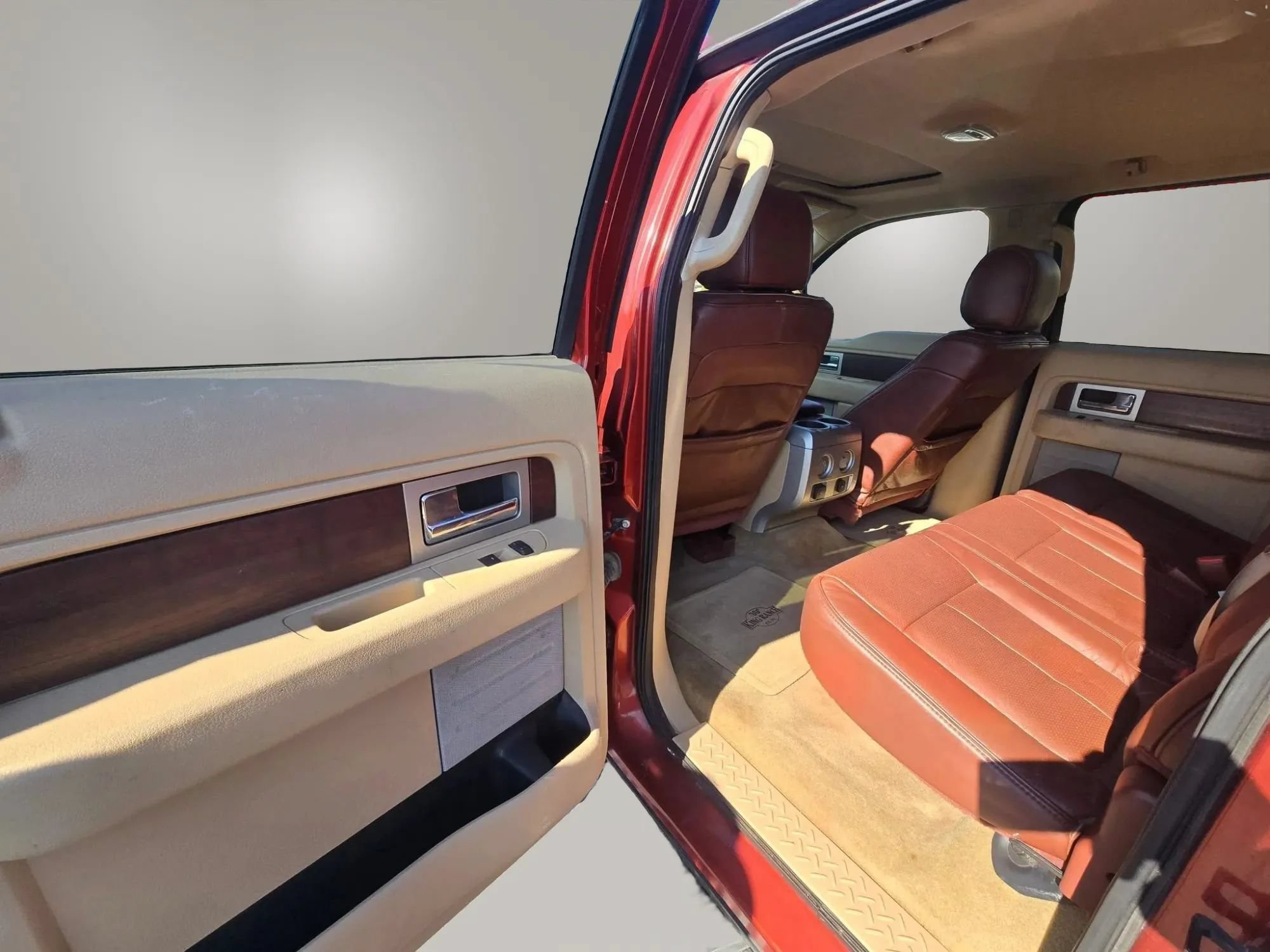 Used 2014 Ford F150 King Ranch w/ King Ranch Luxury Package AWD/4WD image 18