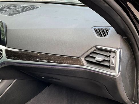 Used 2021 BMW 330i Sedan w/ M Sport Package image 19